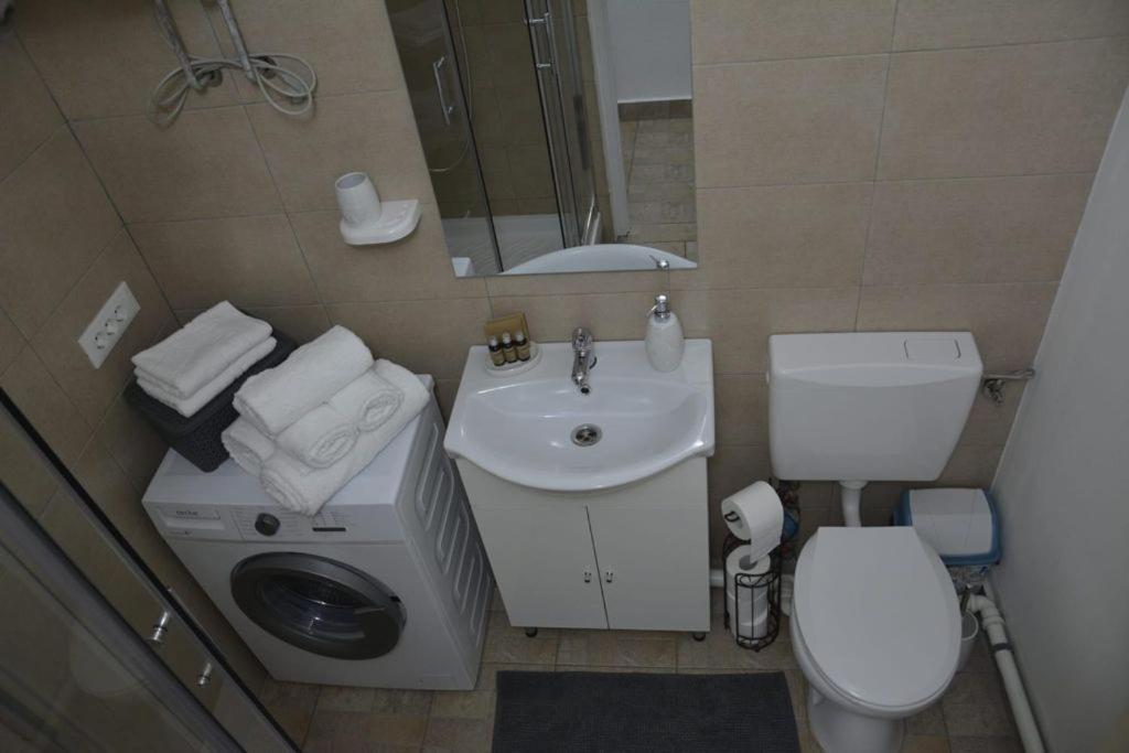 Sunrise Apartment Petroşani Eksteriør bilde